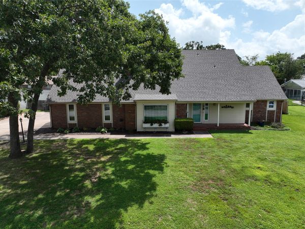 18 Dove Tree, Wewoka, OK 74884