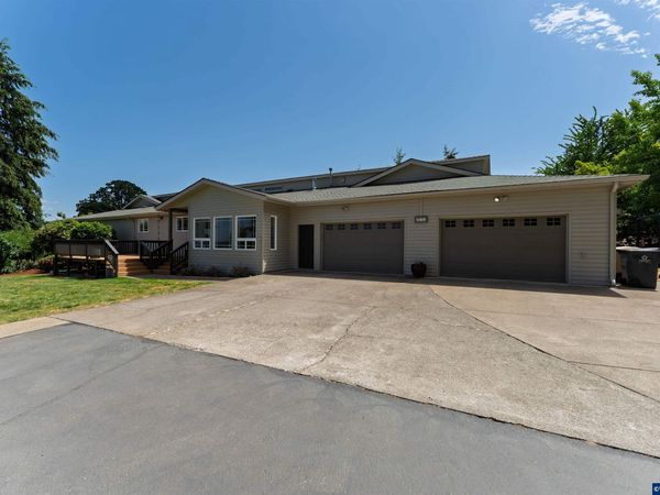 38703 Shady Oak Dr NE, Albany, OR 97322