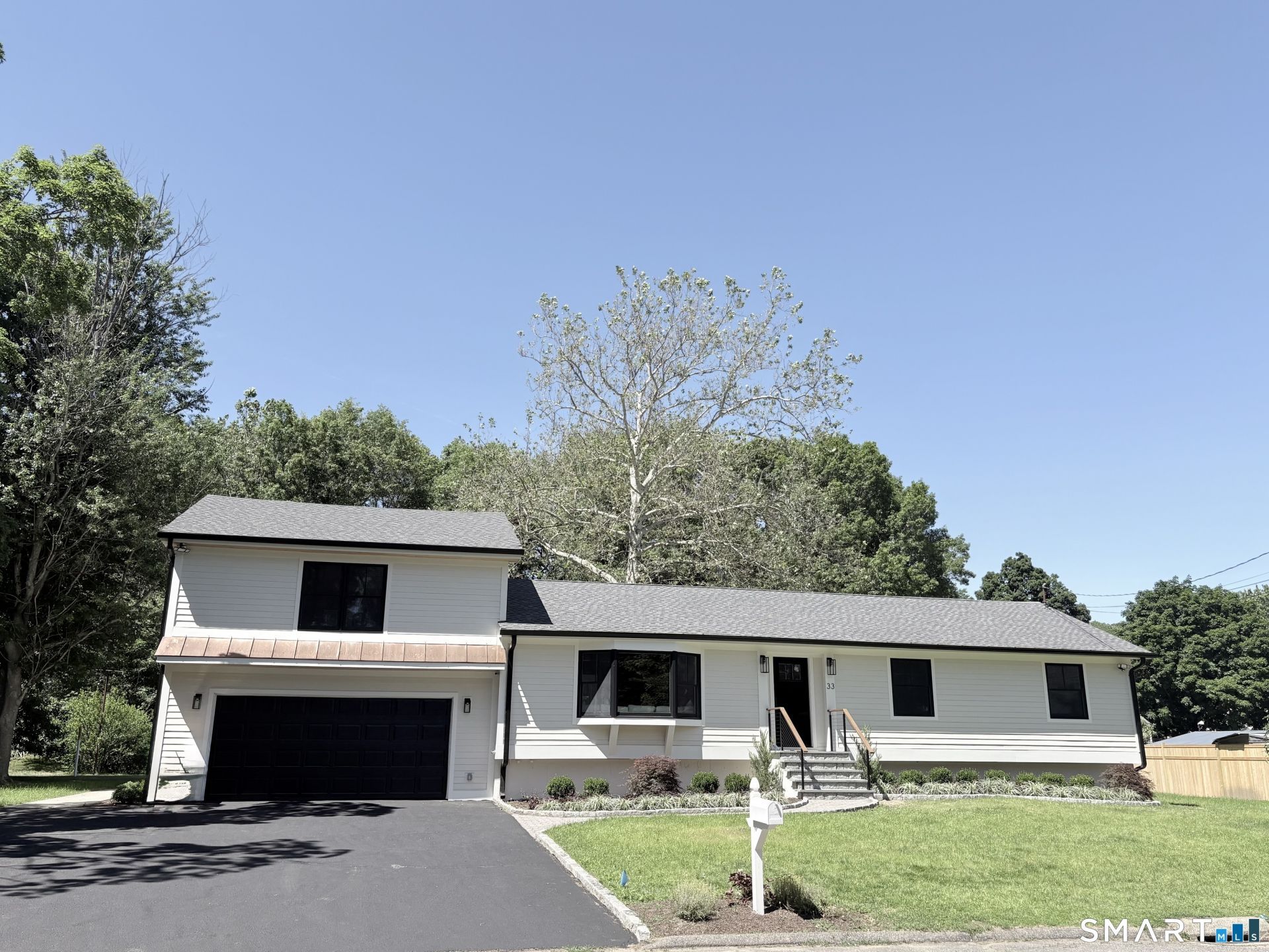 33 Manor, Trumbull, CT 06611 Main Photo
