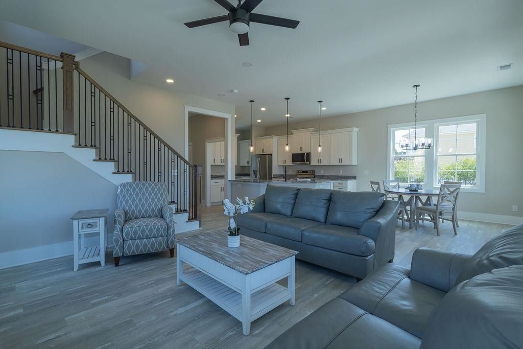 468 Saint Julian Ln. Photo 18