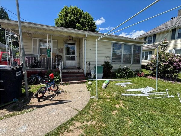 906 Laurel Street , Elmira, NY 14904