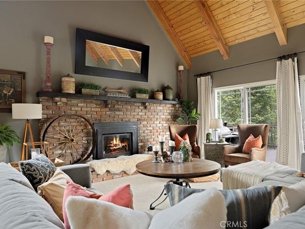 366 Rainier Road, Lake Arrowhead, CA 92352