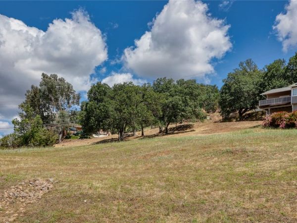 17270 Knollview, Hidden Valley Lake, CA 95467