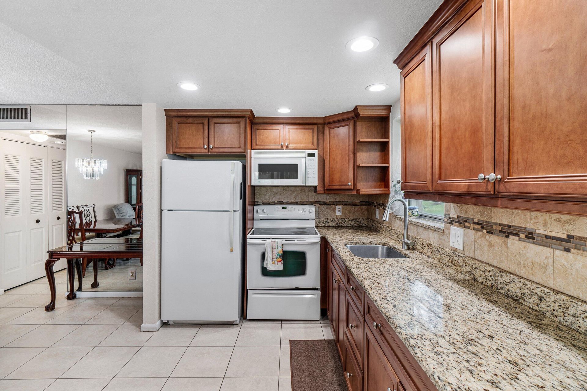 57 Canterbury, West Palm Beach, FL 33417 Photo