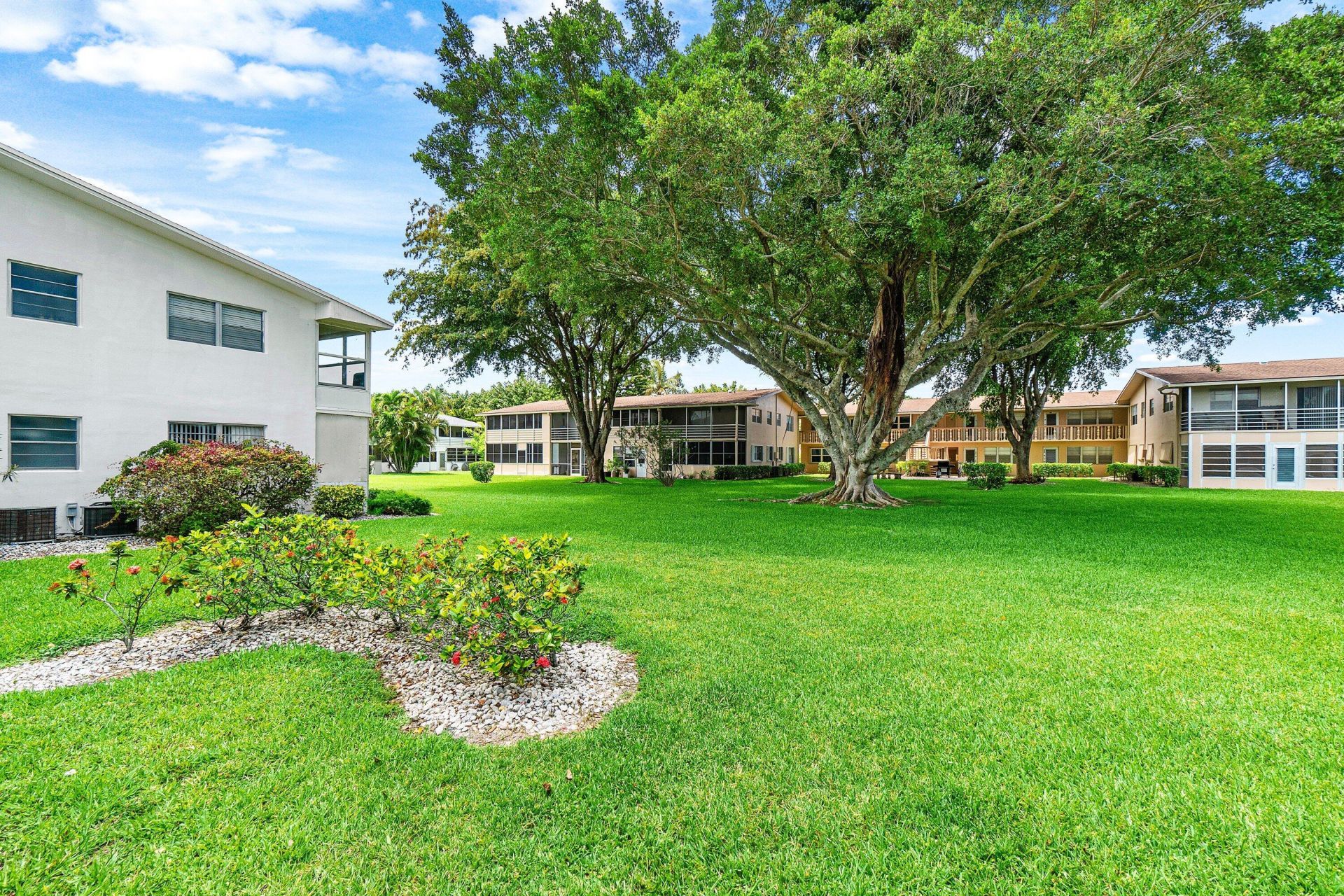 57 Canterbury, West Palm Beach, FL 33417 Photo