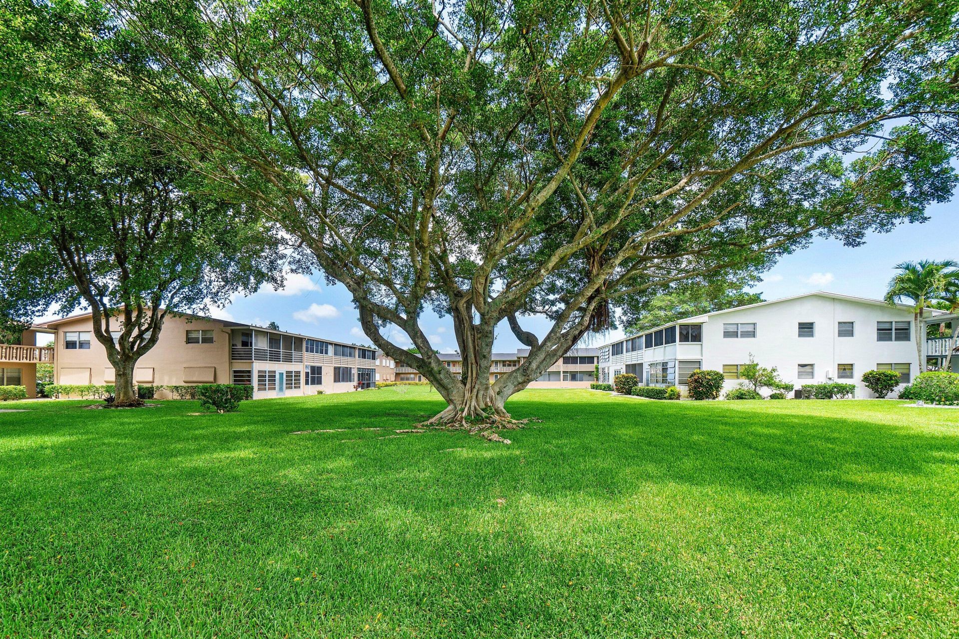 57 Canterbury, West Palm Beach, FL 33417 Photo
