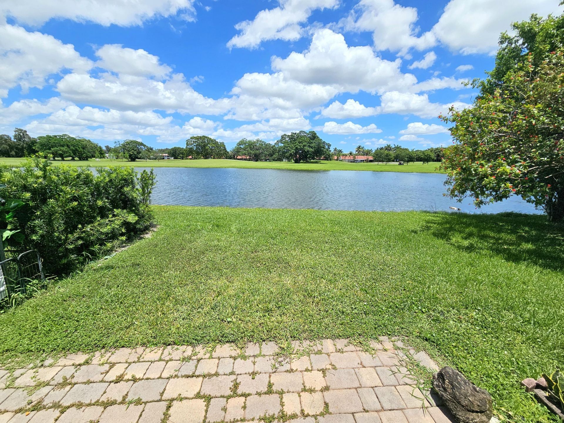 566 Village Lake Drive, Weston, FL 33326 Photo