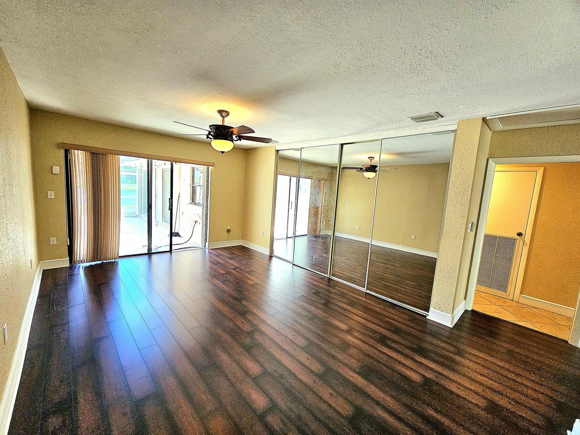 566 Village Lake Drive, Weston, FL 33326 Photo