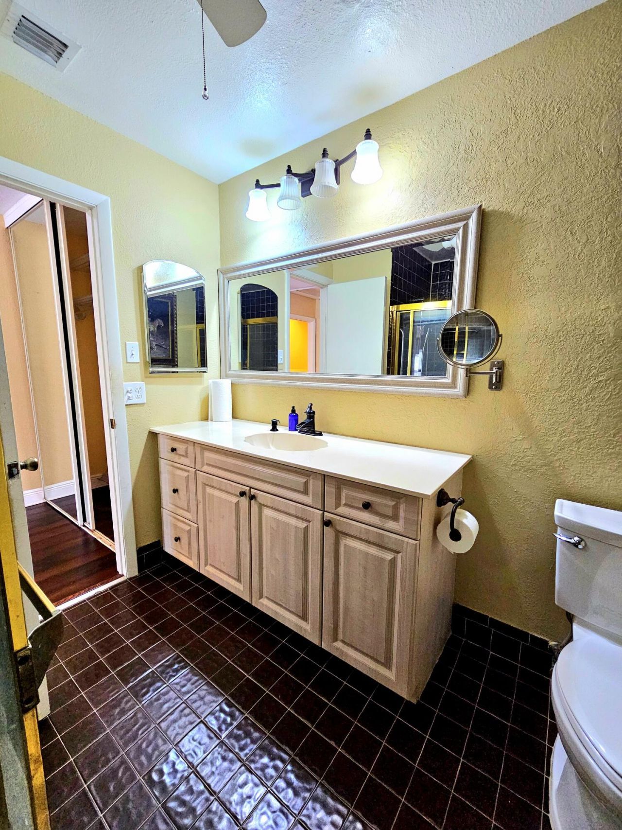 566 Village Lake Drive, Weston, FL 33326 Photo