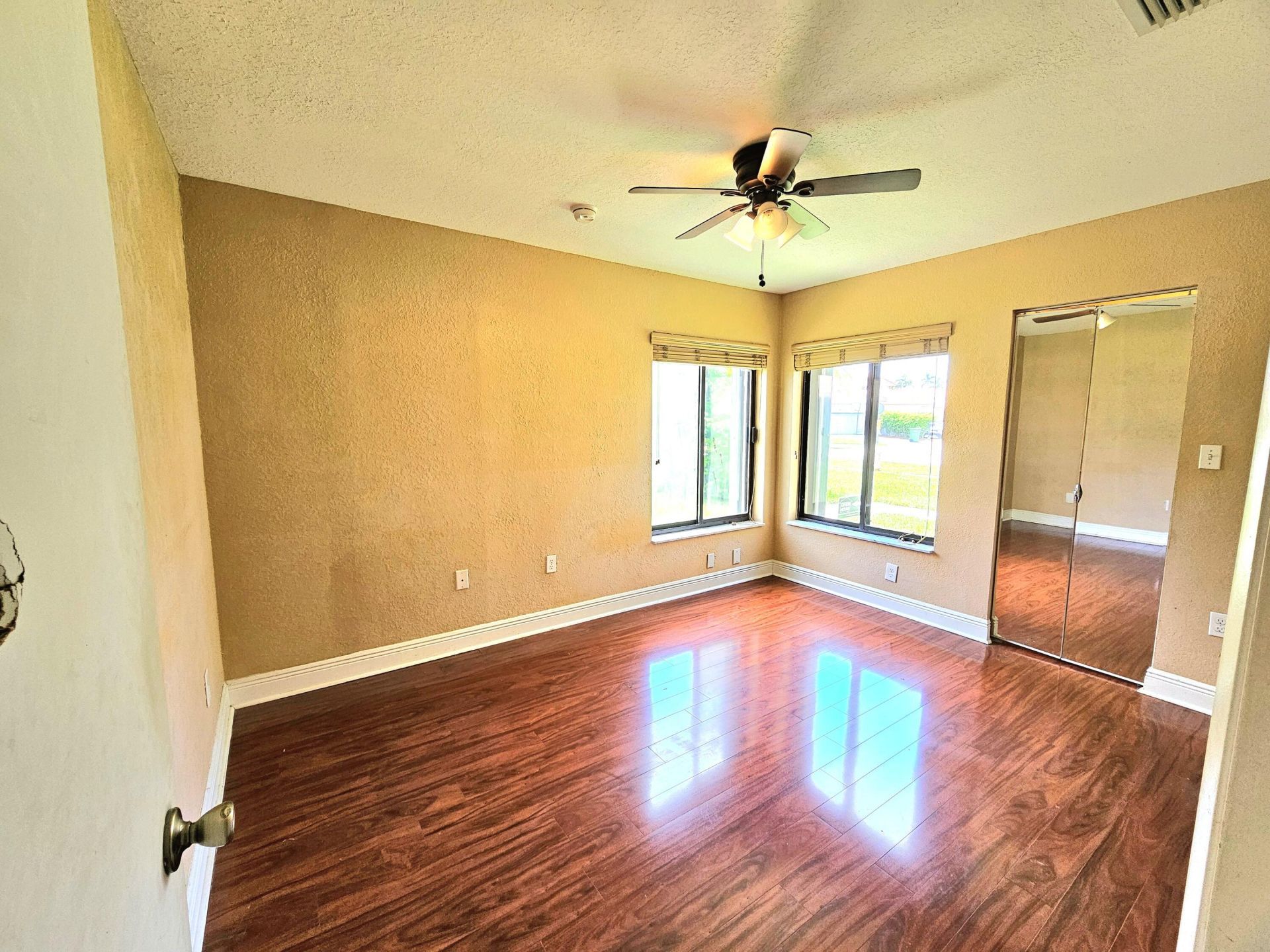 566 Village Lake Drive, Weston, FL 33326 Photo