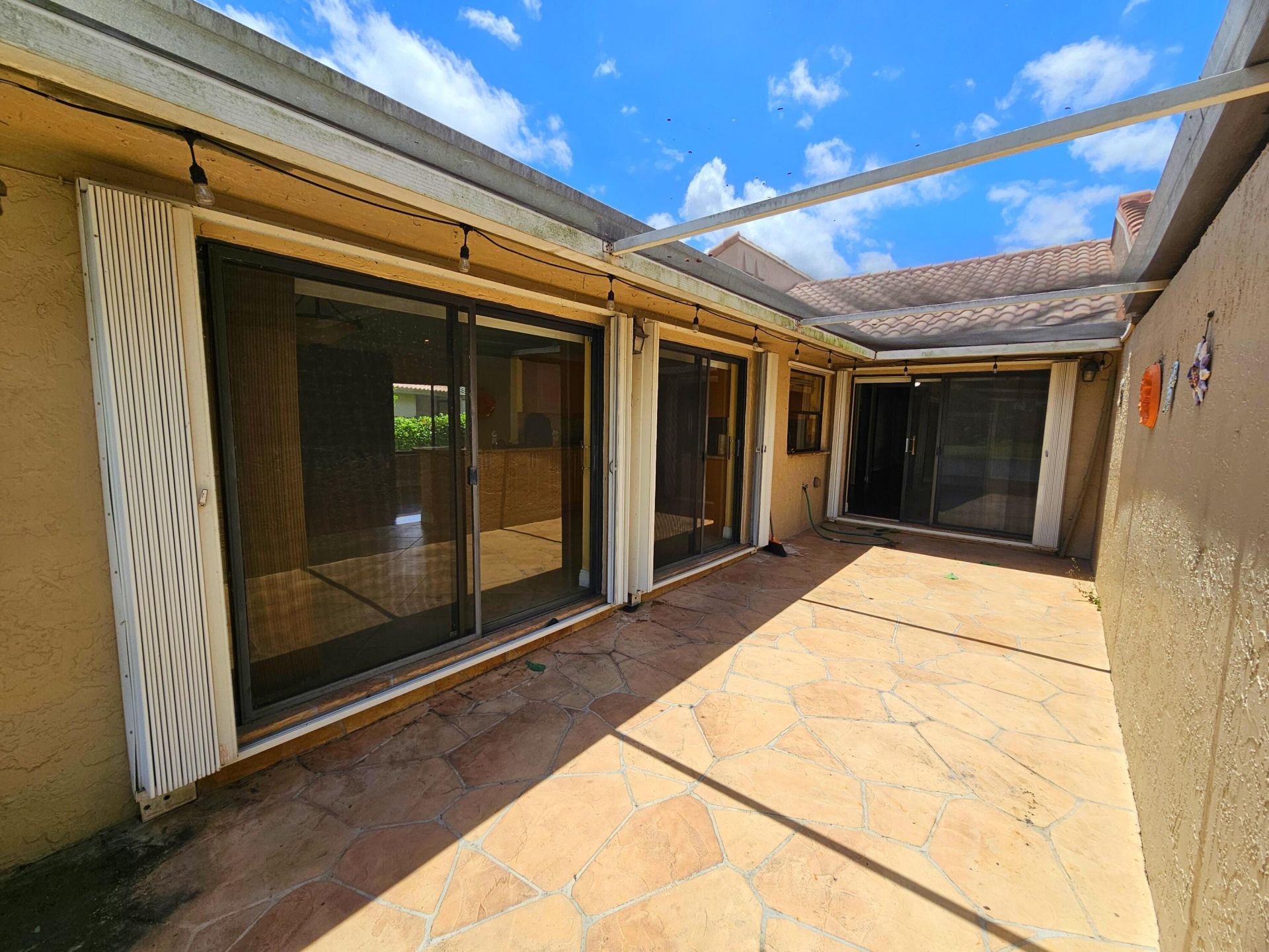 566 Village Lake Drive, Weston, FL 33326 Photo