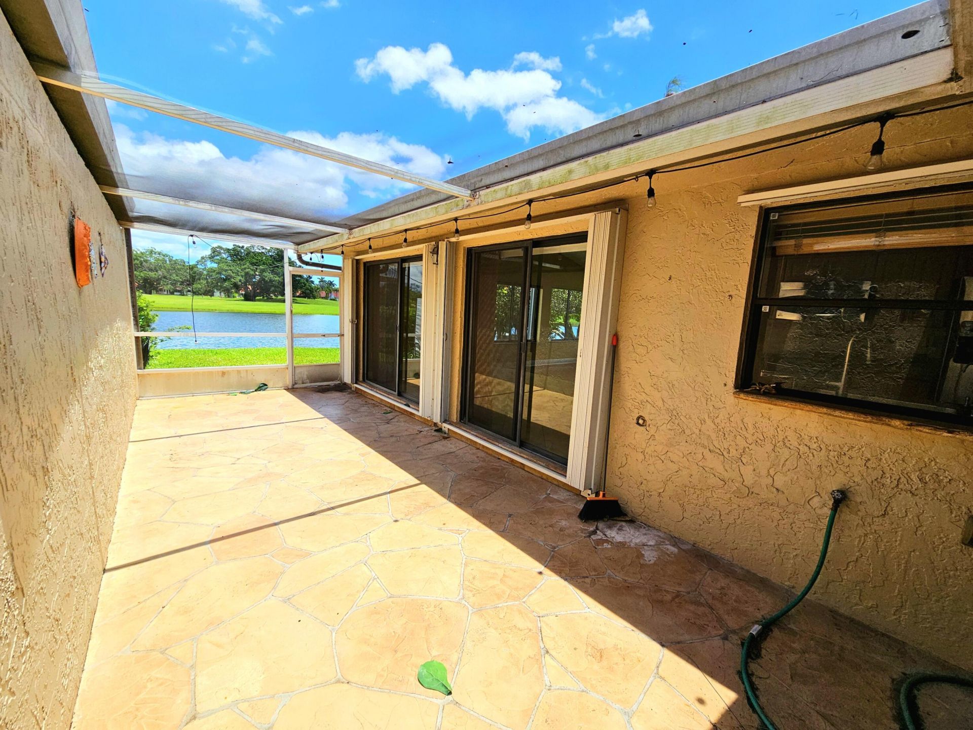 566 Village Lake Drive, Weston, FL 33326 Photo