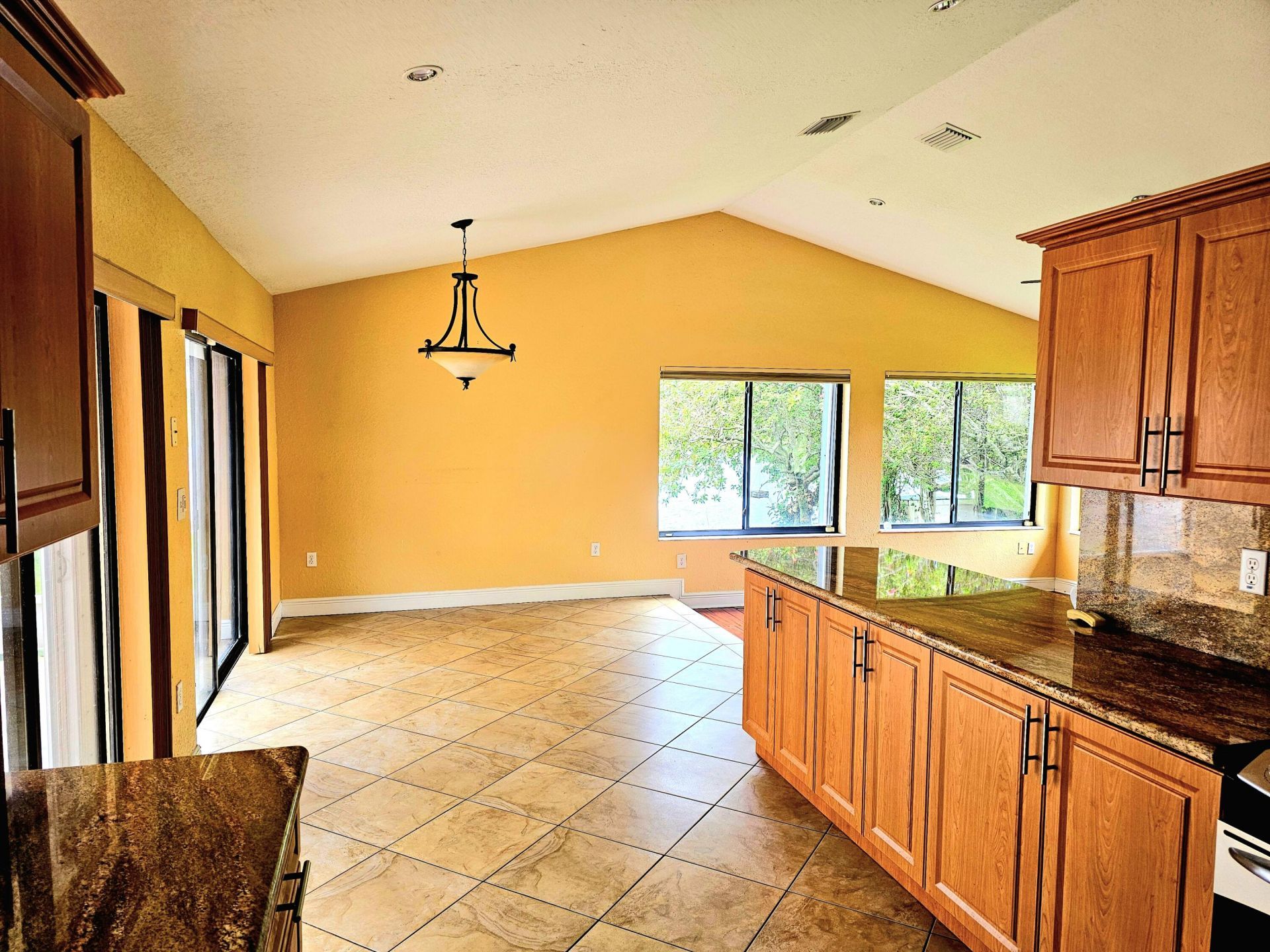 566 Village Lake Drive, Weston, FL 33326 Photo