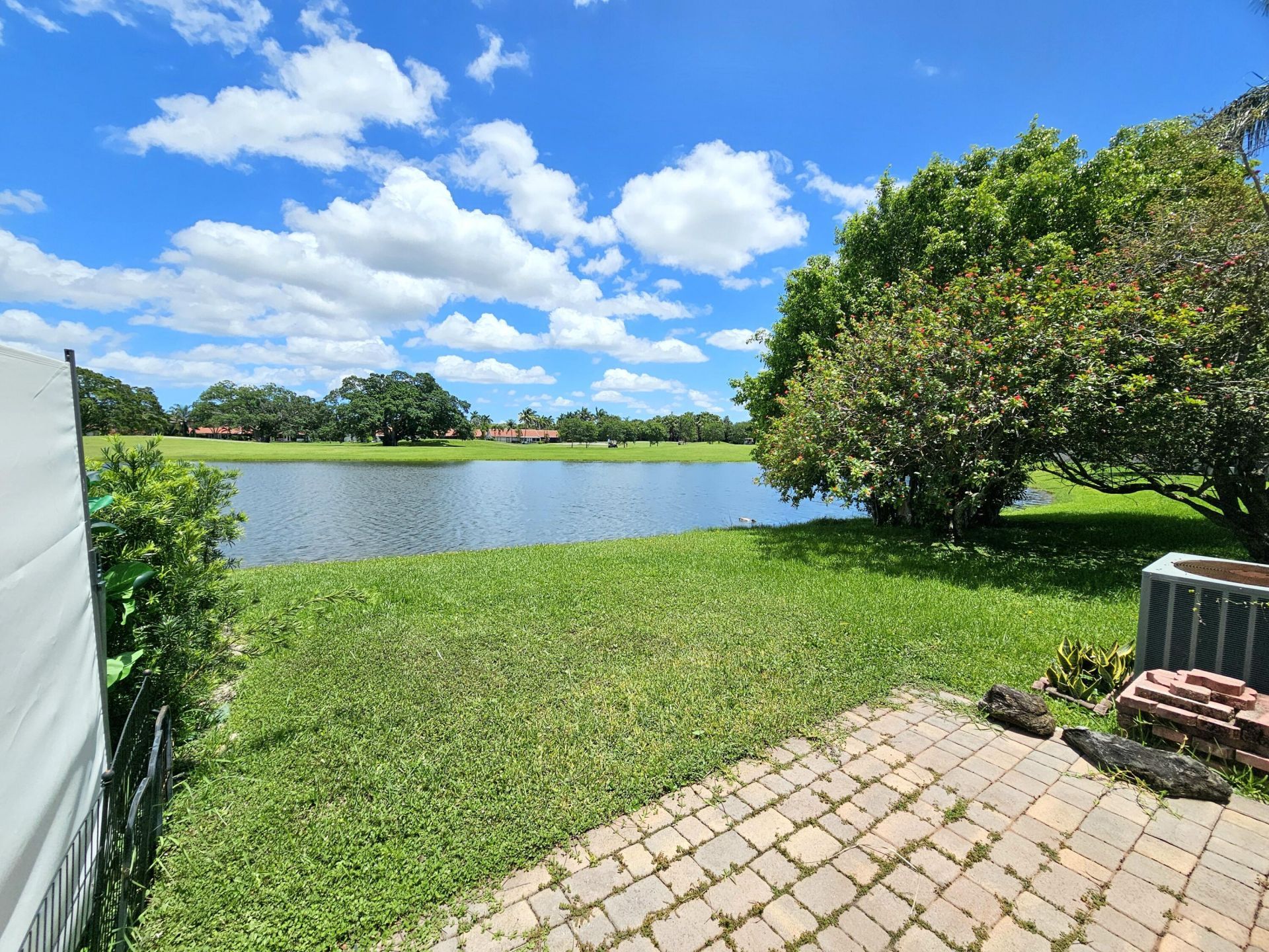 566 Village Lake Drive, Weston, FL 33326 Photo