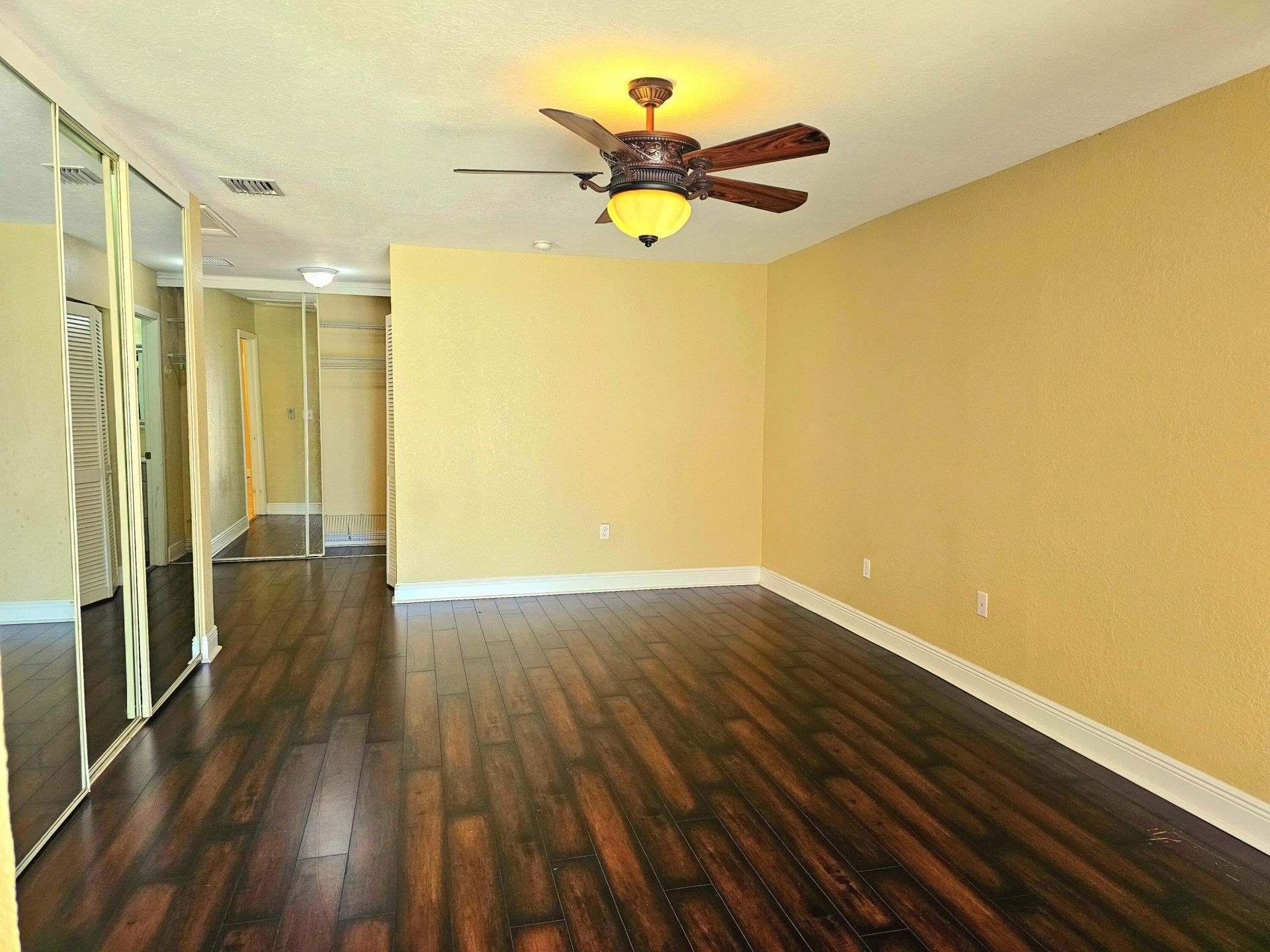 566 Village Lake Drive, Weston, FL 33326 Photo