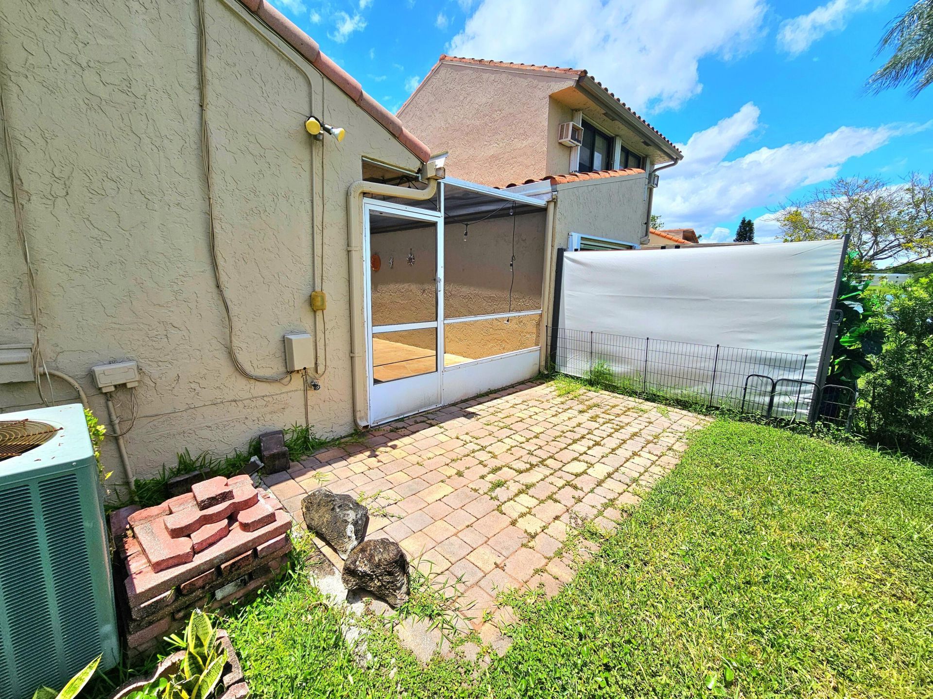 566 Village Lake Drive, Weston, FL 33326 Photo