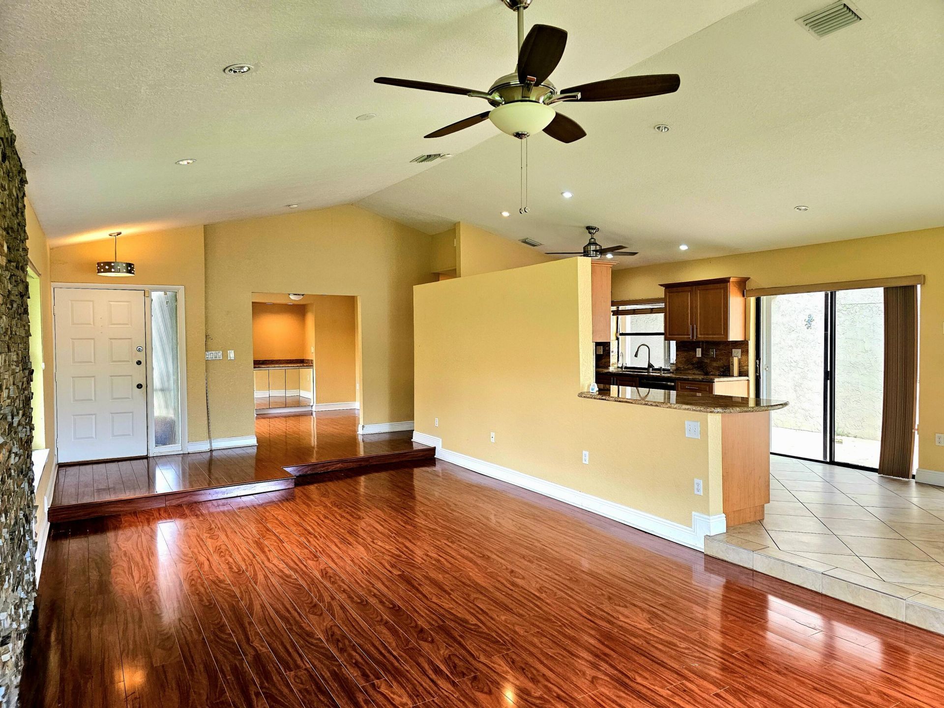 566 Village Lake Drive, Weston, FL 33326 Photo