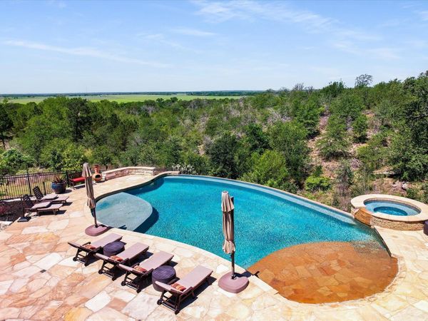 102 Osprey CIR , Bastrop, TX 78602