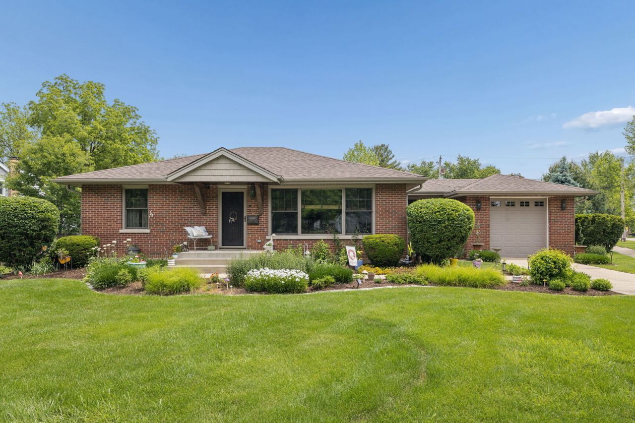 101 N Washington Street , Westmont, IL 60559