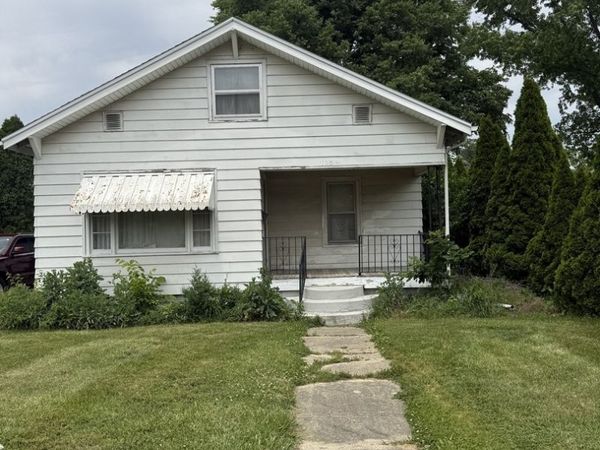 1105 Lincoln Avenue , Charleston, IL 61920