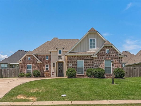 690 Lessie Drive , Stonewall, LA 71078