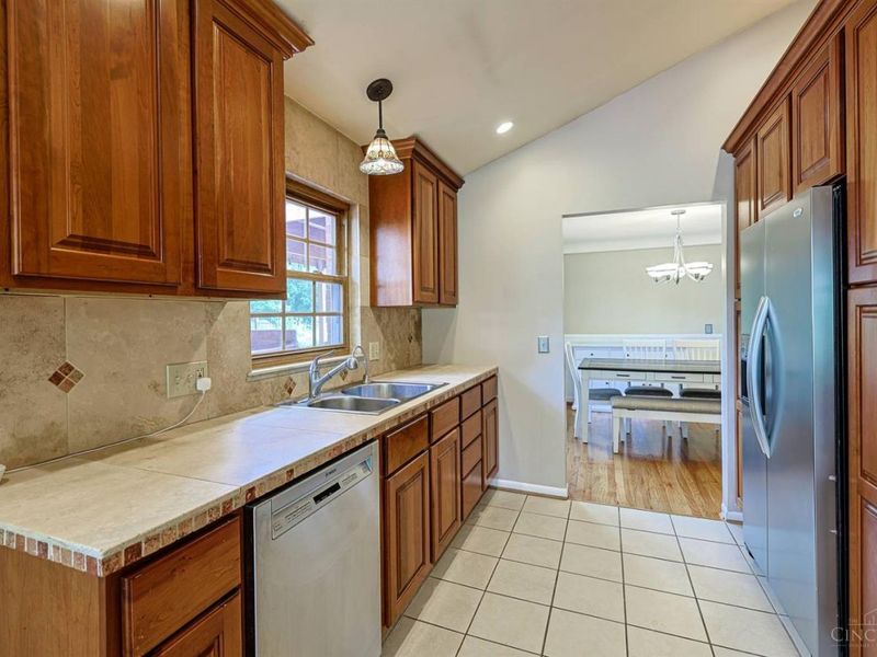 2443 Hunt Road, Cincinnati, OH 45215 Photo 19