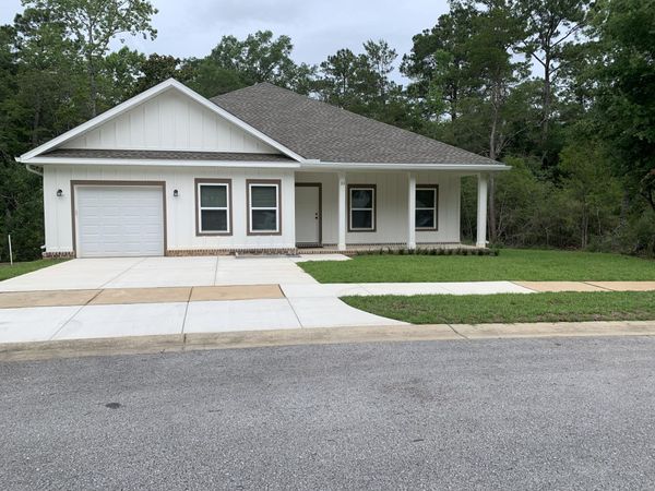 33 Lafayette Creek, Freeport, FL 32439