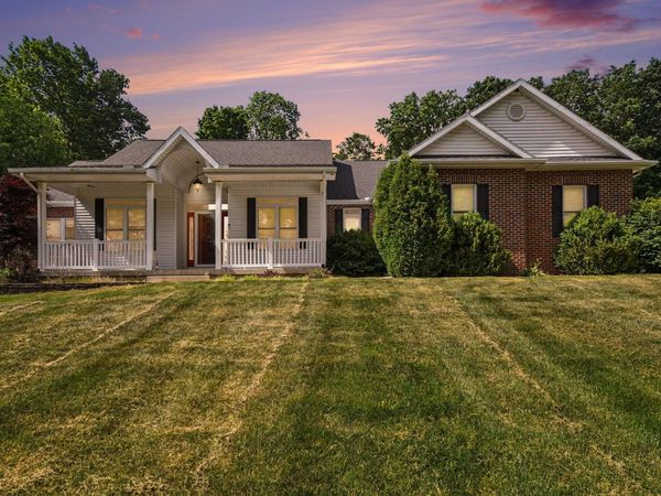 55220 Sundance Drive , New Carlisle, IN 46552