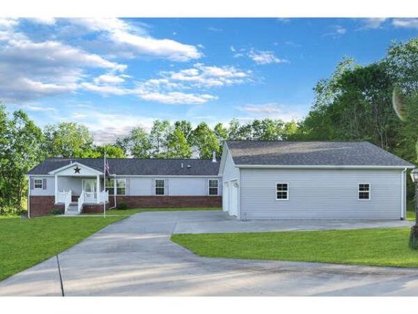 76 FILLY LANE, BRUCETON MILLS, WV 26525