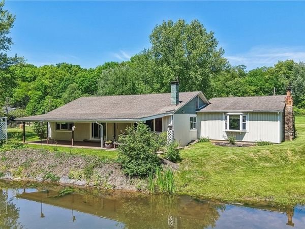 120 Lakeview Rd, Fombell, PA 16123