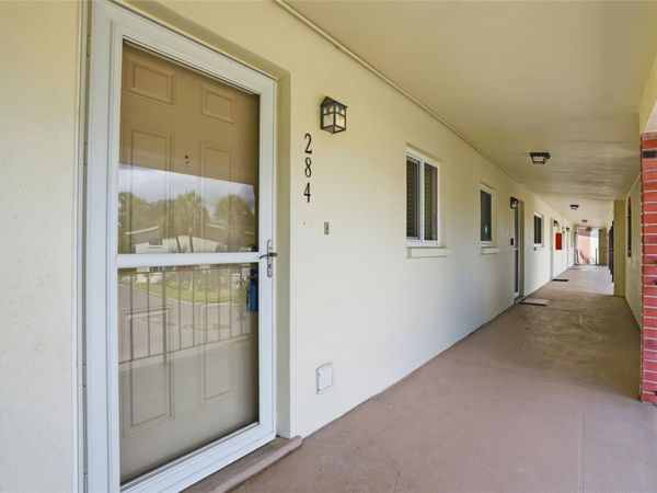 4570 OVERLOOK DRIVE NE, Unit 284, ST PETERSBURG, FL 33703