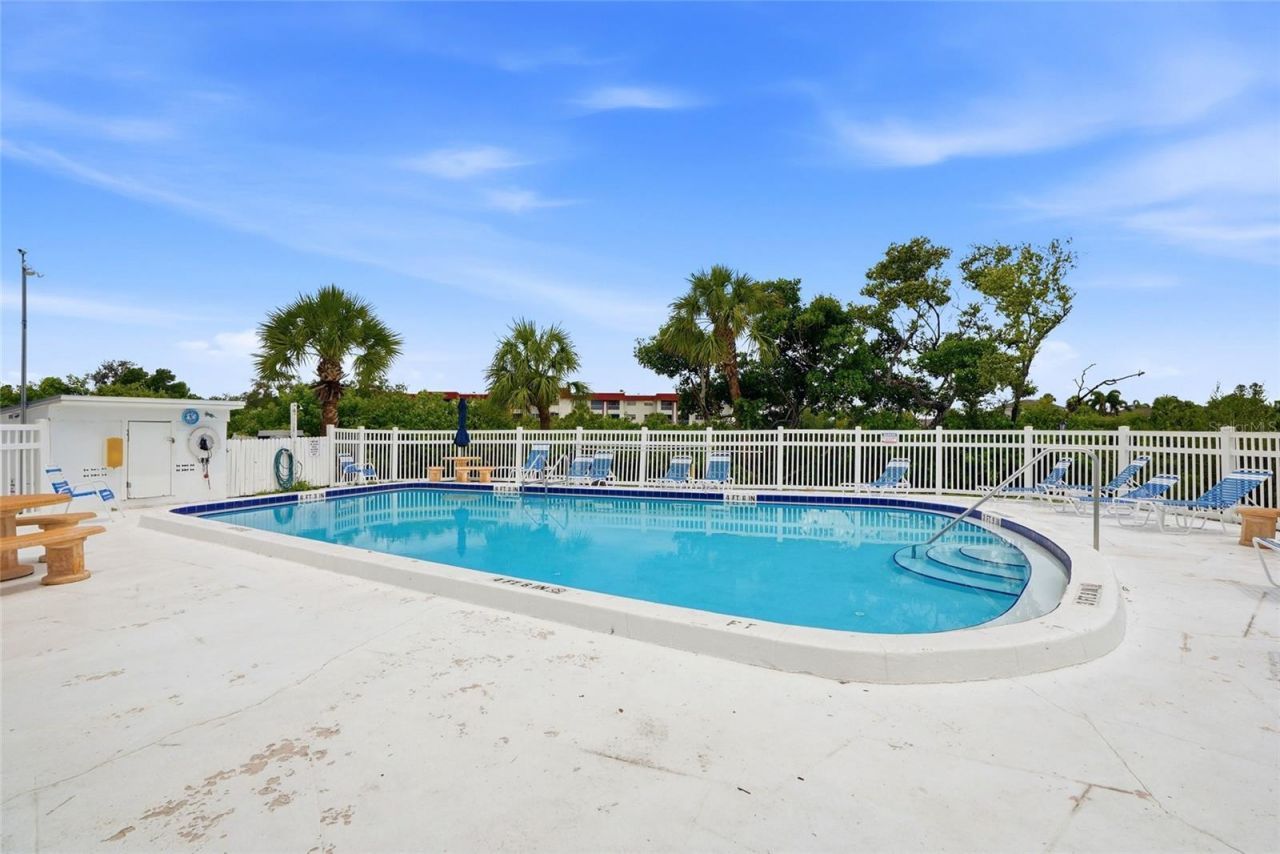 4570 Overlook Drive Ne, Unit 284, Saint Petersburg, FL 33703 Photo