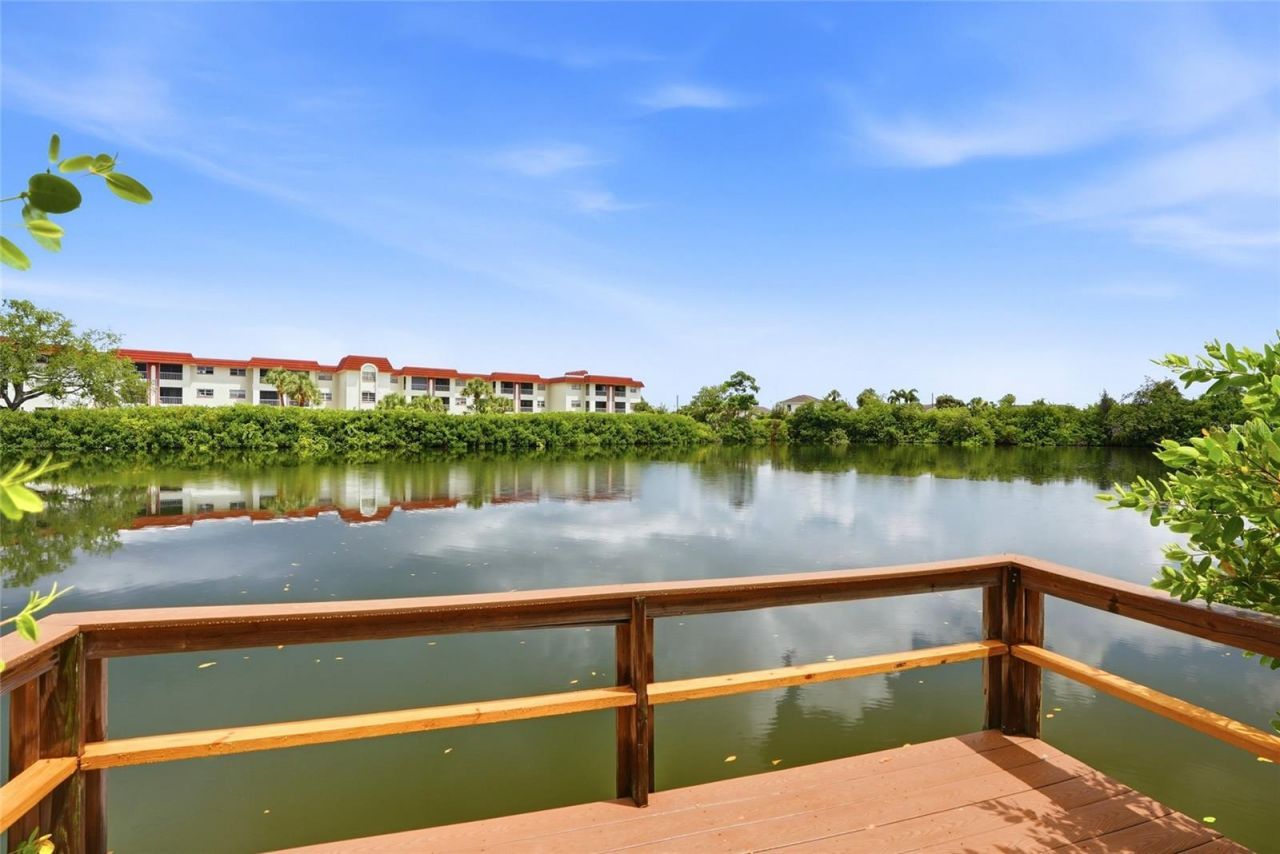 4570 Overlook Drive Ne, Unit 284, Saint Petersburg, FL 33703 Photo
