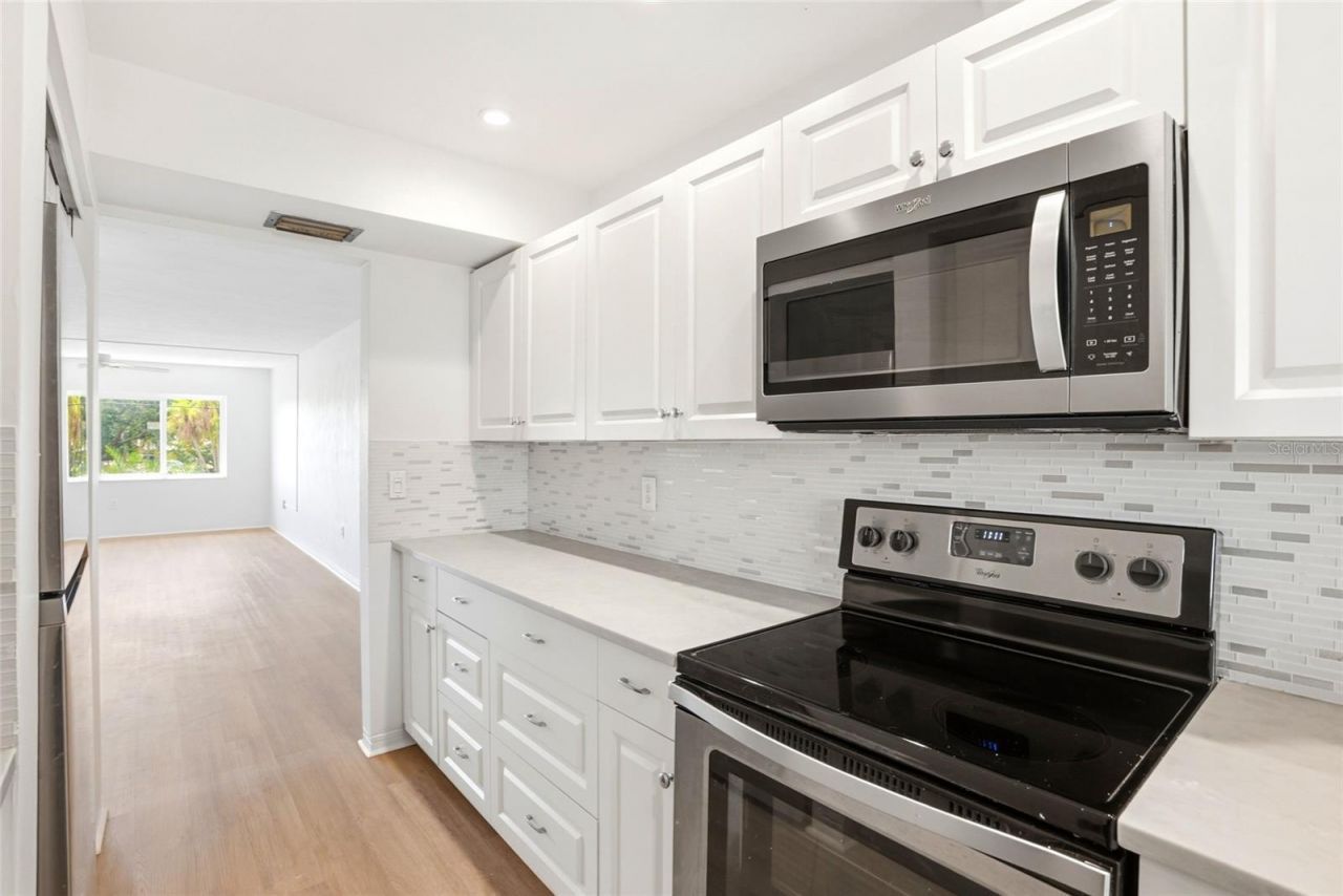 4570 Overlook Drive Ne, Unit 284, Saint Petersburg, FL 33703 Photo