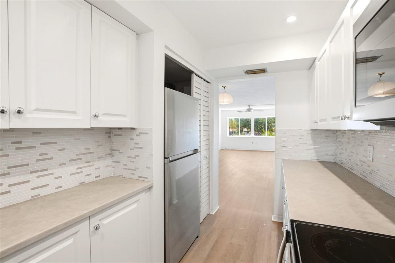 4570 Overlook Drive Ne, Unit 284, Saint Petersburg, FL 33703 Photo
