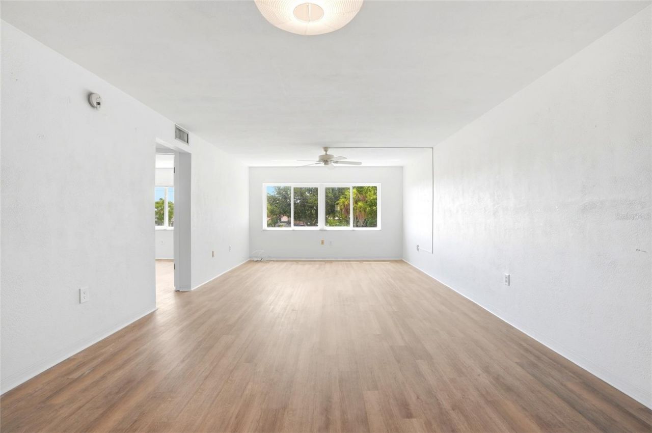 4570 Overlook Drive Ne, Unit 284, Saint Petersburg, FL 33703 Photo