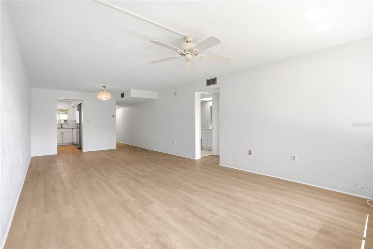 4570 Overlook Drive Ne, Unit 284, Saint Petersburg, FL 33703 Photo