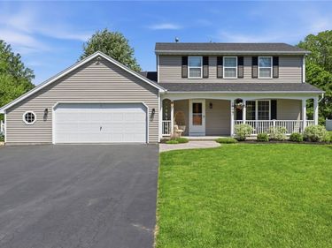 1064 Fawn Wood Drive, Webster, NY 14580