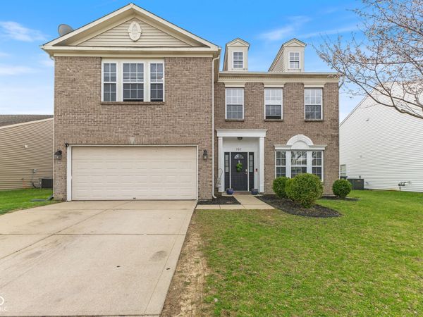 797 Hickory Pine Drive, New Whiteland, IN 46184