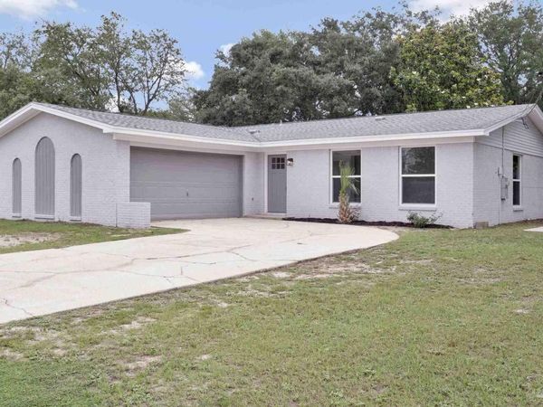 1378 Harvard Dr, Gulf Breeze, FL 32563