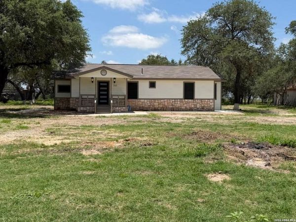 505 NOTTINGHAM DR, Poteet, TX 78065