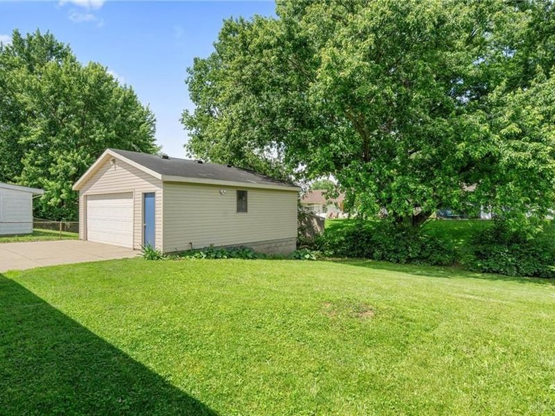 815 Plumwood Drive, New Carlisle, OH 45344 Photo 8