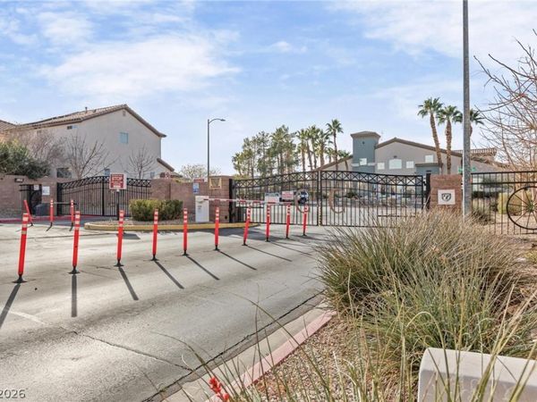 6786 Travertine Lane , Las Vegas, NV 89122