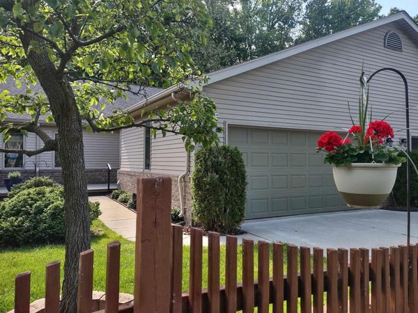 19040 OTTO Court, New Boston, MI 48164
