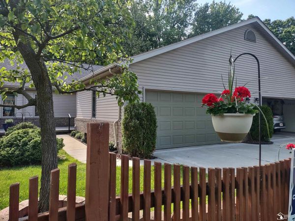 19040 OTTO Court, New Boston, MI 48164