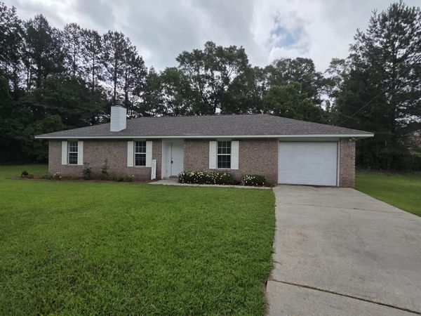 102 Pawnee, Hattiesburg, MS 39401