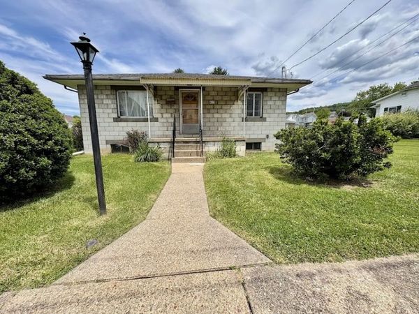 407 Vine St , Connellsville, PA 15425