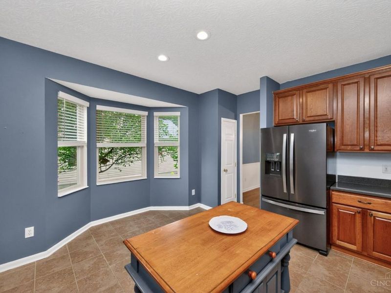 218 Heffron Circle, Hamilton Twp, OH 45039 Photo 12