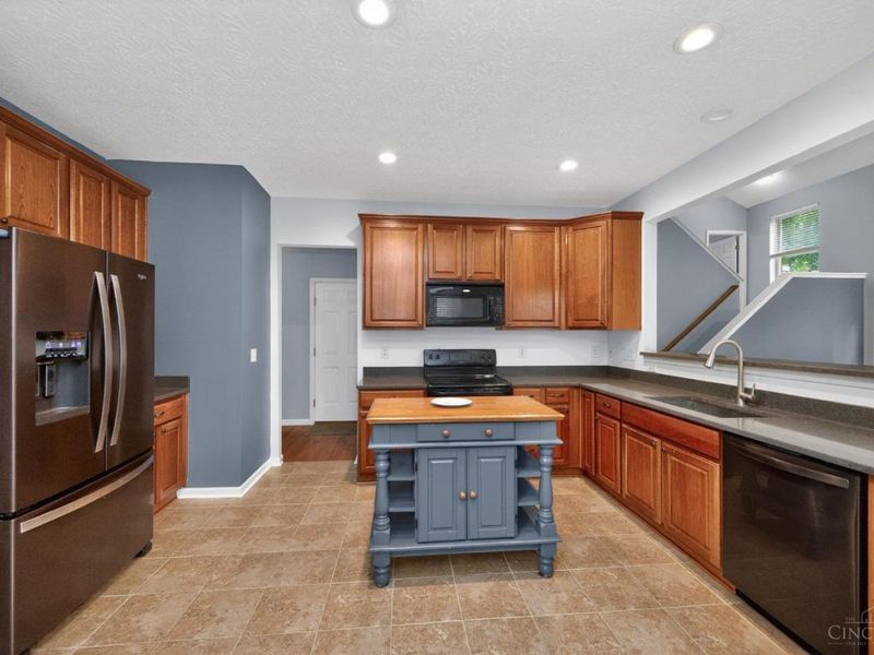 218 Heffron Circle, Hamilton Twp, OH 45039 Photo 13