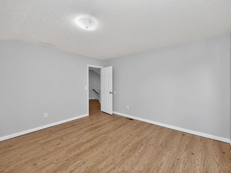 218 Heffron Circle, Hamilton Twp, OH 45039 Photo 27